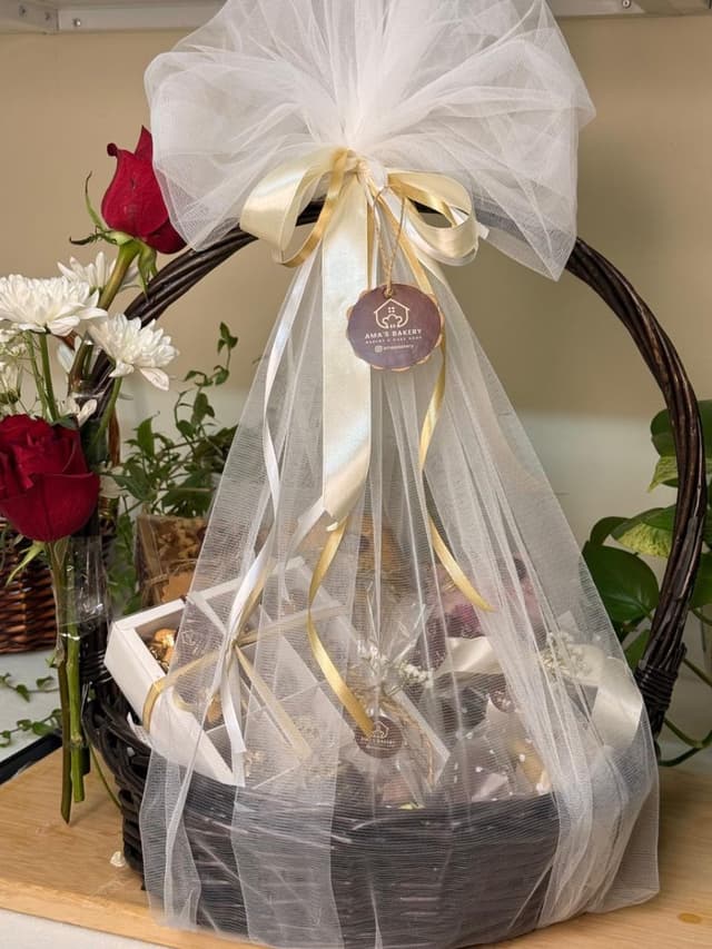Ama's Signature Gift Basket