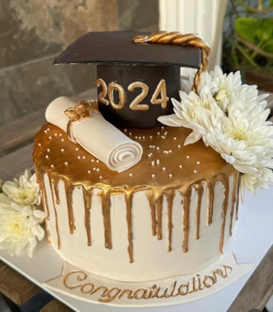 Golden Graduation Drip Cake