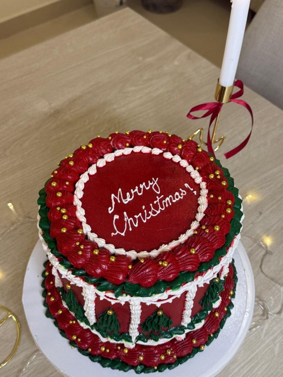 Classic Christmas Buttercream Cake